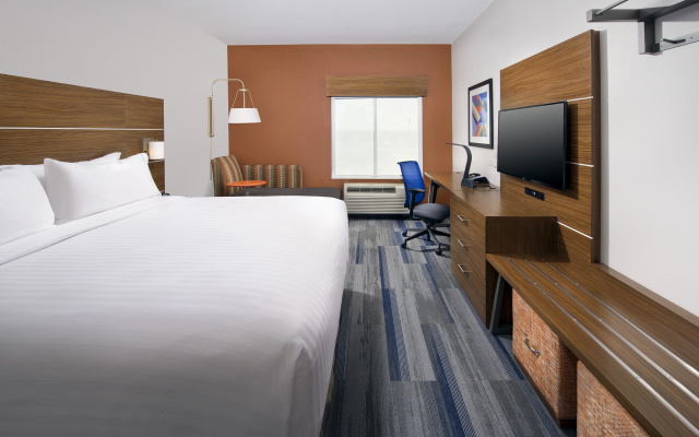 photo 2 of Holiday Inn Express & Suites New Braunfels by IHG