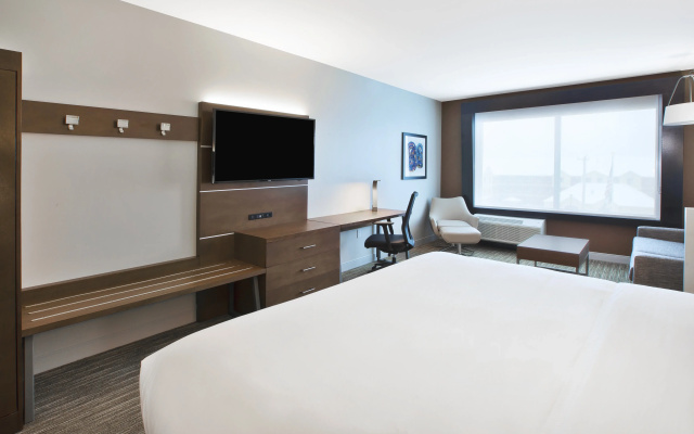 photo 4 of Holiday Inn Express & Suites Okemos - University Area by IHG