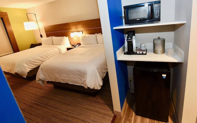 photo 5 of Holiday Inn Express & Suites Perryville, An Ihg Hotel