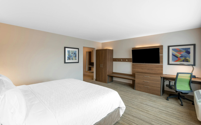 photo 5 of Holiday Inn Express & Suites Phoenix - Airport North by IHG