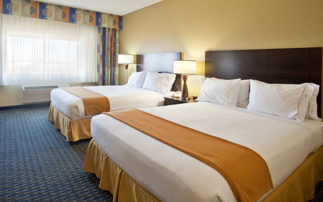 photo 4 of Holiday Inn Express & Suites Phoenix/Chandler (Ahwatukee)