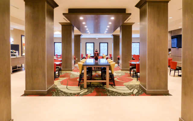 photo 2 of Holiday Inn Express & Suites Plymouth - Ann Arbor Area by IHG
