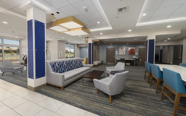 photo 2 of Holiday Inn Express & Suites Ridgecrest - China Lake By Ihg