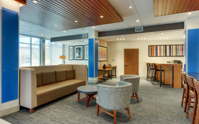 photo 2 of Holiday Inn Express & Suites Roanoke – Civic Center by IHG