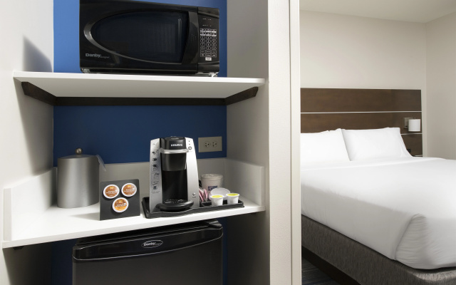 photo 3 of Holiday Inn Express & Suites San Antonio North - Windcrest by IHG