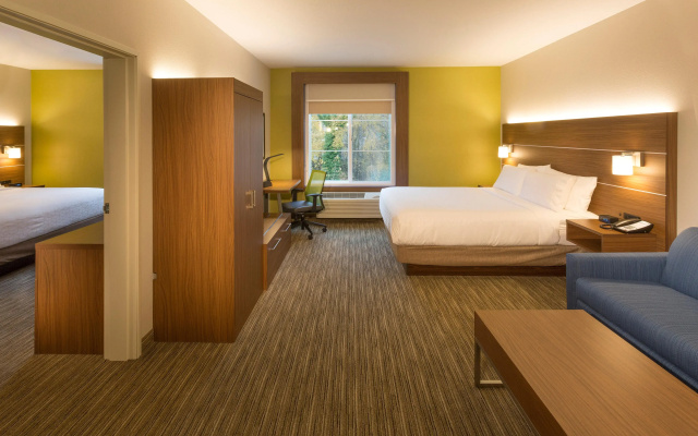 photo 4 of Holiday Inn Express & Suites Seattle South - Tukwila by IHG