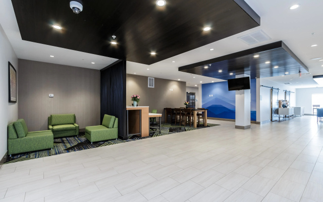 photo 2 of Holiday Inn Express & Suites - South Bend Casino  by IHG