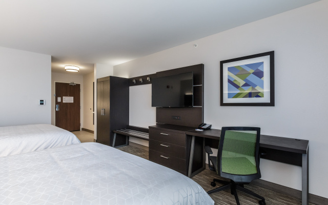 photo 4 of Holiday Inn Express & Suites - South Bend Casino  by IHG