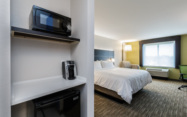 photo 5 of Holiday Inn Express & Suites - South Bend Casino  by IHG