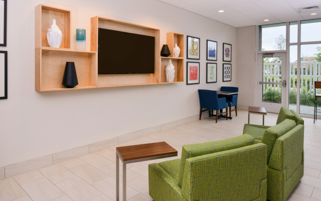 photo 2 of Holiday Inn Express & Suites St. Petersburg - Madeira Beach by IHG