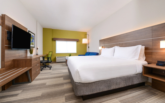 photo 4 of Holiday Inn Express & Suites St. Petersburg - Madeira Beach by IHG
