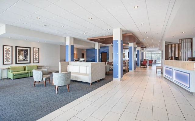 photo 2 of Holiday Inn Express & Suites Sterling