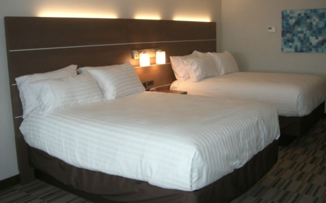 photo 3 of Holiday Inn Express & Suites Uniontown