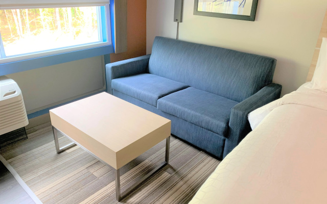photo 4 of Holiday Inn Express & Suites Wilmington West - Medical Park by IHG