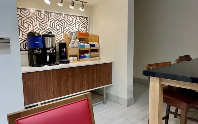 photo 5 of Holiday Inn Express Sulphur