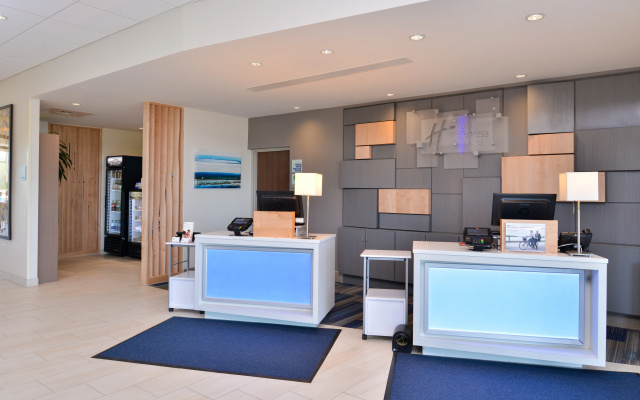 photo 4 of Holiday Inn Express & Suites Trinity by IHG