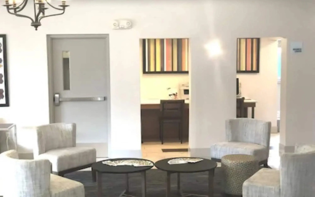 photo 2 of Holiday Inn Express Venice by IHG