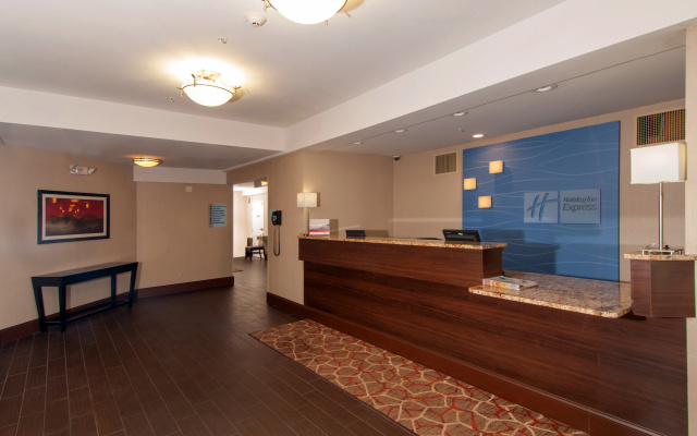 photo 2 of Holiday Inn Express Vernon - Manchester by IHG