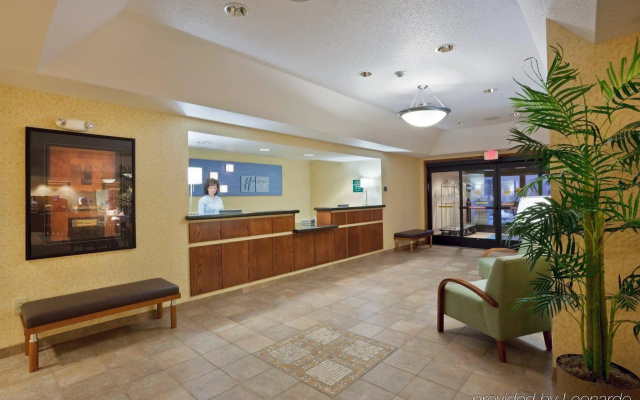 photo 2 of Holiday Inn Express Village West