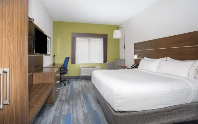 photo 3 of Holiday Inn Express Village West