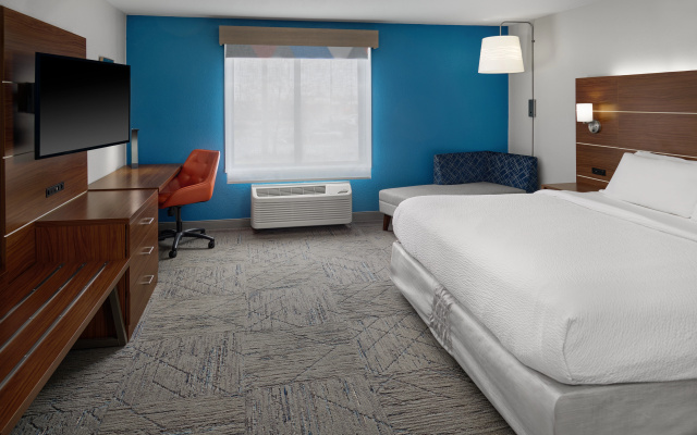 photo 5 of Holiday Inn Express Kansas City - at the Legends