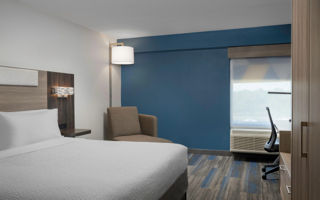 photo 4 of Holiday Inn Express Washington DC - BW Parkway by IHG