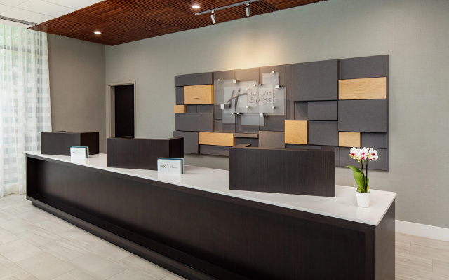 photo 2 of Holiday Inn Express Washington DC Downtown by IHG