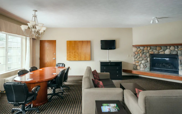 photo 2 of Holiday Inn Express Waterford