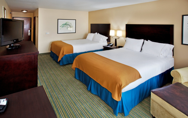 photo 3 of Holiday Inn Express Waterloo Cedar Falls by IHG