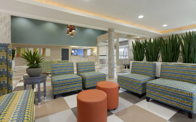 photo 2 of Holiday Inn Express Williamsburg North by IHG