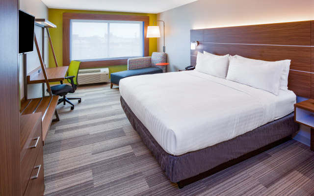 photo 4 of Holiday Inn Express & Suites Des Moines Downtown by IHG
