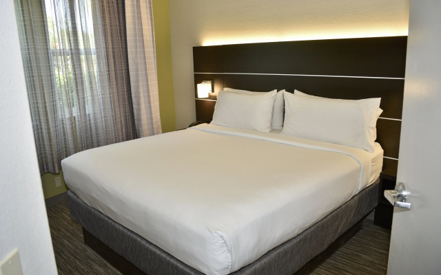 photo 3 of Holiday Inn Express® Windsor Sonoma Wine Country by IHG