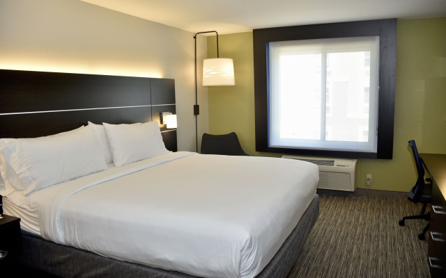 photo 4 of Holiday Inn Express® Windsor Sonoma Wine Country by IHG