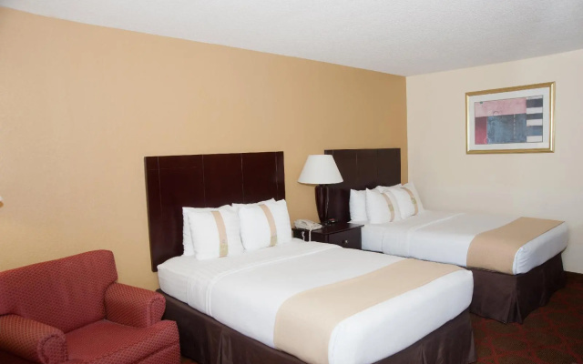 photo 3 of Holiday Inn Fayetteville-I-95 South