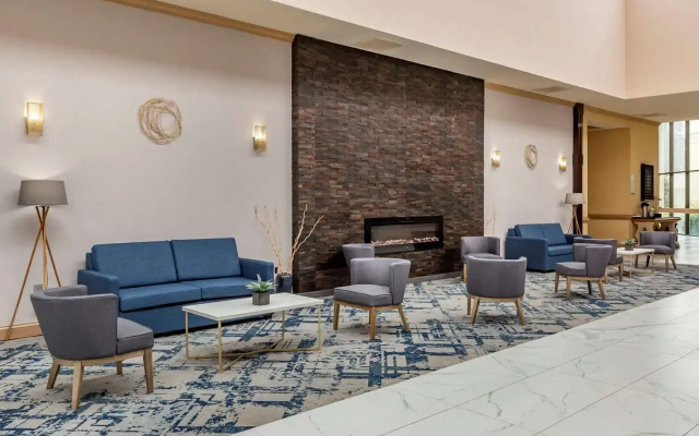 photo 2 of Holiday Inn Fayetteville-I-95 South