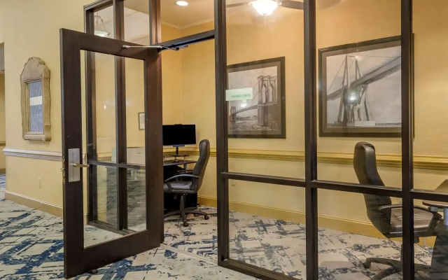 photo 5 of Holiday Inn Fayetteville-I-95 South
