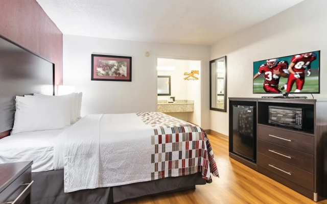 photo 4 of Holiday Inn Forsyth-I-75 (Exit 186)