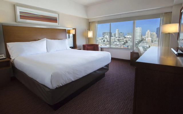 photo 3 of Holiday Inn Golden Gateway