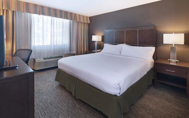 photo 4 of Holiday Inn Hotel & Suites Anaheim by IHG