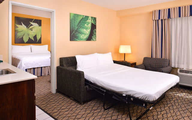 photo 4 of Holiday Inn & Suites Chicago - Downtown by IHG