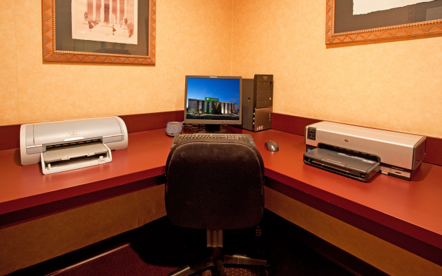photo 3 of Holiday Inn Hotel & Suites Cincinnati - Eastgate by IHG