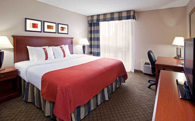 photo 4 of Holiday Inn Hotel & Suites Cincinnati - Eastgate by IHG