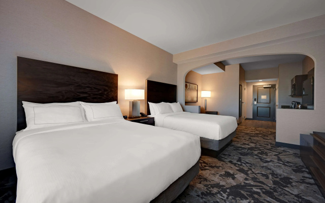 photo 4 of DoubleTree by Hilton Denver International Airport