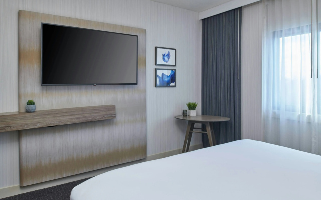 photo 5 of Delta Hotels by Marriott Detroit Novi