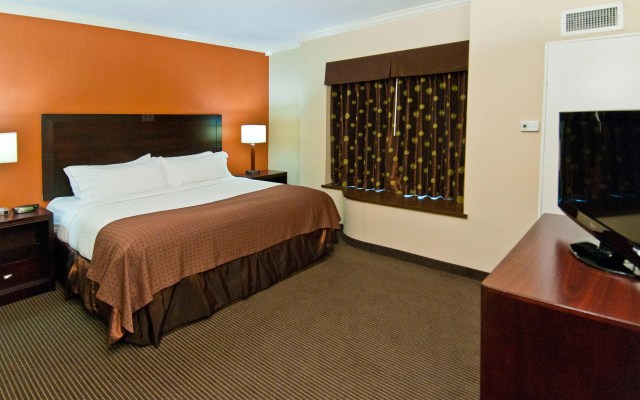 photo 3 of Wyndham Lake Charles Hotel