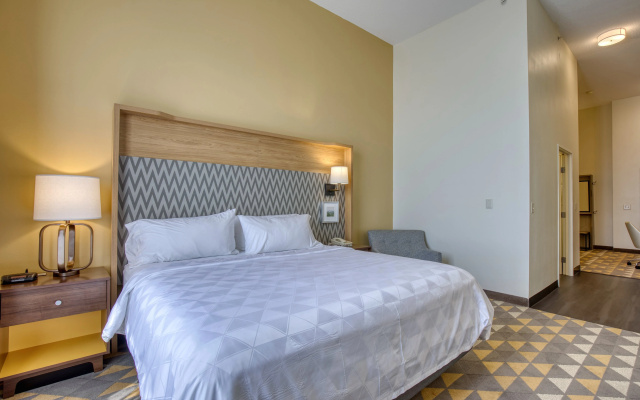 photo 5 of Holiday Inn Hotel & Suites Madison West - Middleton by IHG