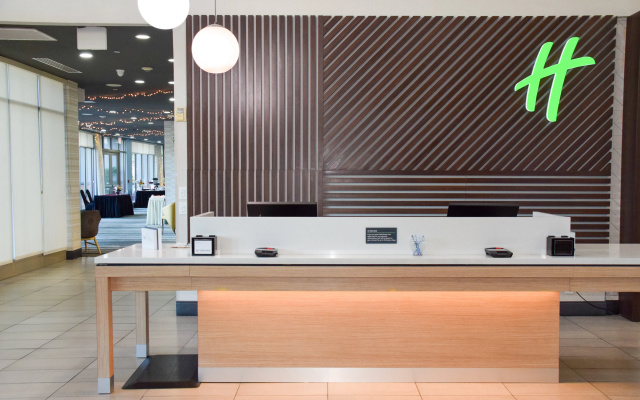 photo 2 of Holiday Inn Hotel & Suites PHOENIX AIRPORT by IHG