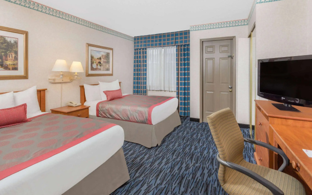 photo 3 of Ramada by Wyndham Kent Seattle Area