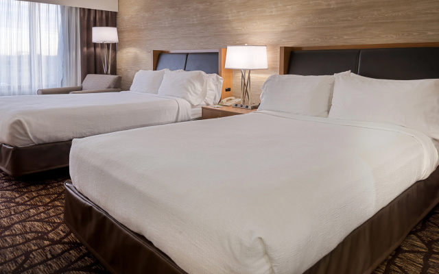 photo 5 of Holiday Inn Hotel & Suites Warren by IHG