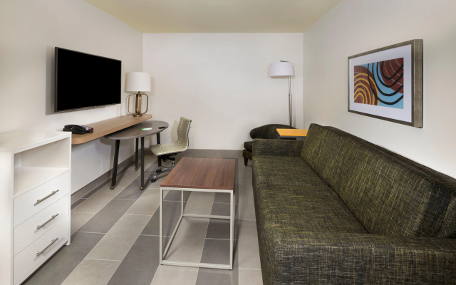 photo 4 of Holiday Inn & Suites Arden - Asheville Airport by IHG